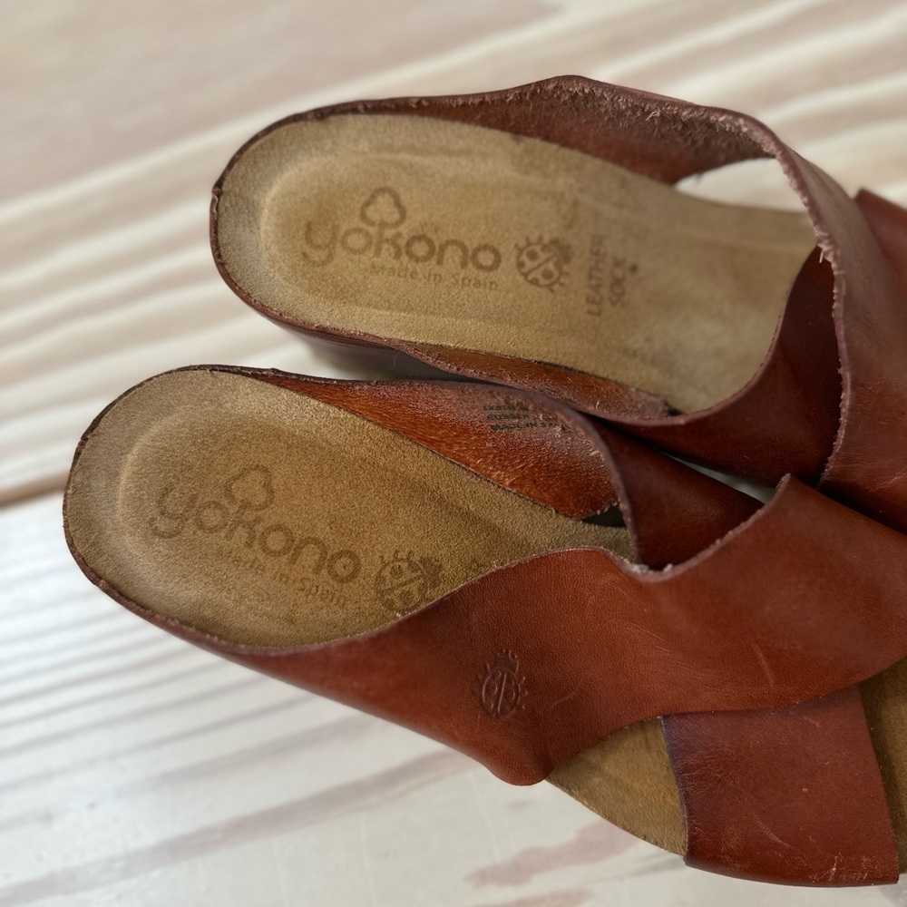 Women's Brown Leather Crisscross Slide Sandals - Picture 3 of 5